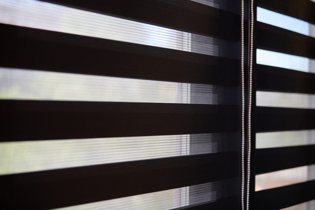Office blinds. Modern fabric blinds. Office meeting room lighting range control.